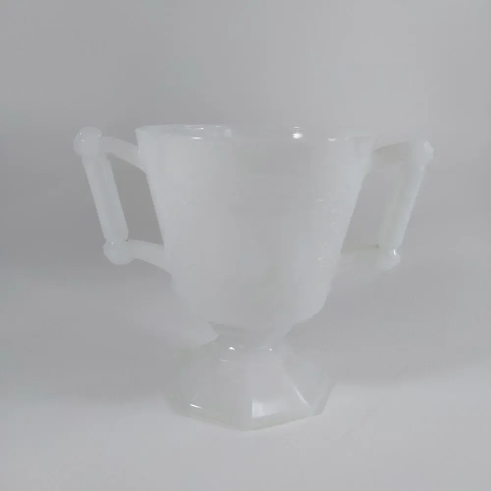 Vintage Milk Glass, Jeanette Co‎ 
